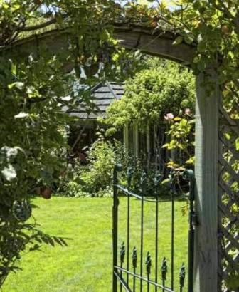 The Summerhouse, Ideal Akaroa Location. Appartement Buitenkant foto