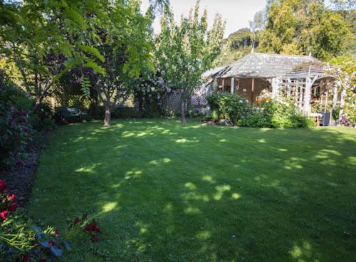 The Summerhouse, Ideal Akaroa Location. Appartement Buitenkant foto